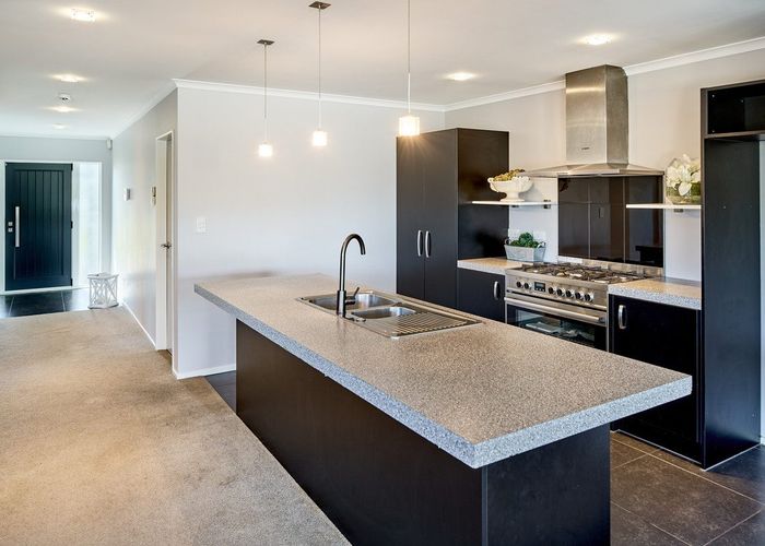  at 29 Paparoa Crescent, Aotea, Porirua, Wellington