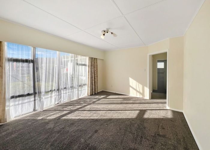  at 27 Wainuiomata Road, Wainuiomata, Lower Hutt, Wellington