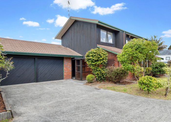  at 1/12 Charles Fox Place, St Johns, Auckland