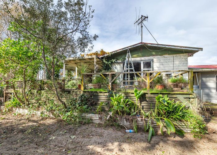  at 1 Hokio Road, Hokio Beach