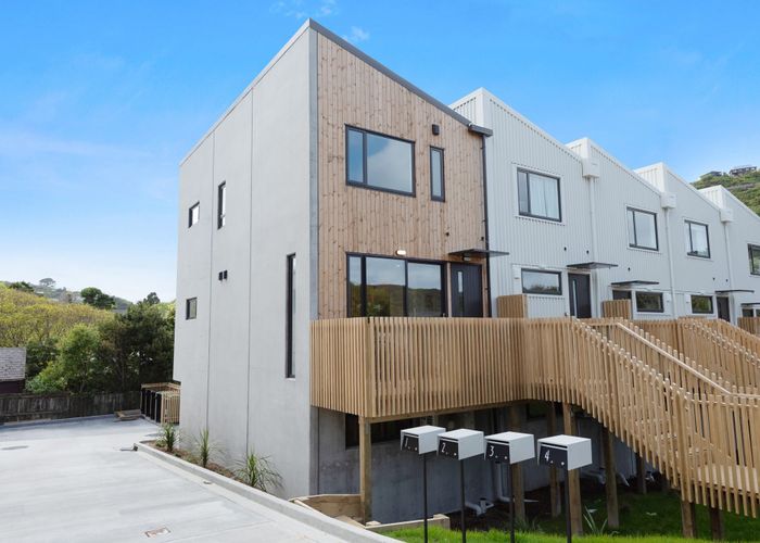  at 5/6 Makara Road, Karori, Wellington