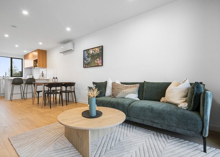  at 18 Kanapa Road, Northcross, North Shore City, Auckland