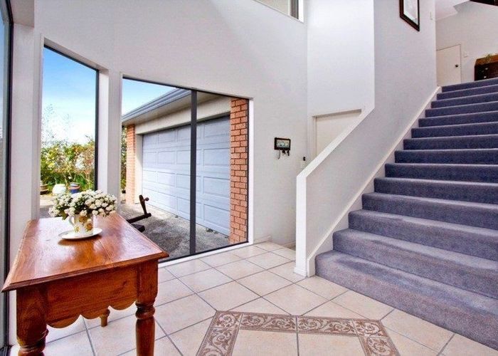  at 2/19 Martin Crescent, Northcote, North Shore City, Auckland