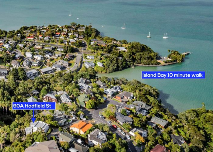  at 90A Hadfield Street, Beach Haven, Auckland