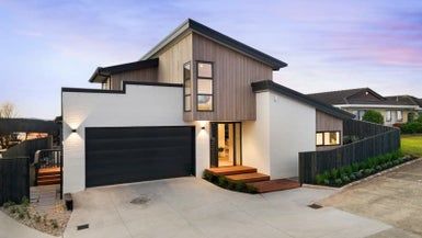  at 16 Broman Place, Half Moon Bay, Auckland