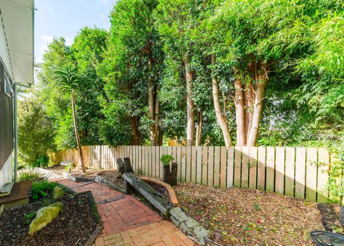  at 8 Hartley Terrace, Massey, Waitakere City, Auckland