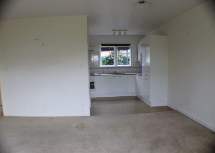  at 1/133 SHAKESPEARE RD, Milford, Auckland