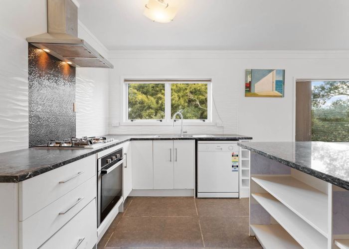  at 4/304 Great North Road, Henderson, Waitakere City, Auckland