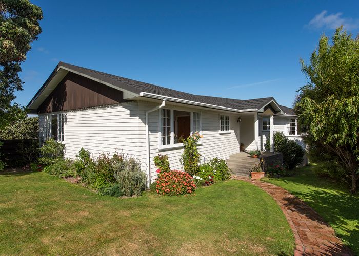  at 1 Doon Grove, Papakowhai, Porirua