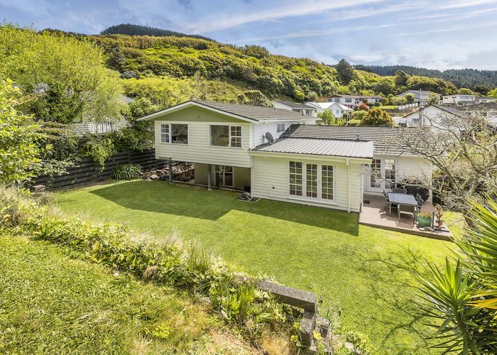  at 20 Balliol Drive, Tawa, Wellington