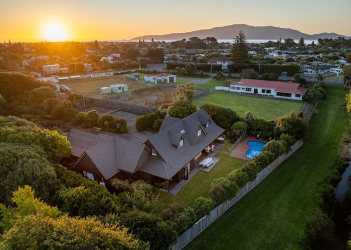  at 5 Lavinia Grove, Waikanae Beach, Waikanae