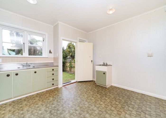  at 11 Savage Crescent, West End, Palmerston North, Manawatu / Whanganui