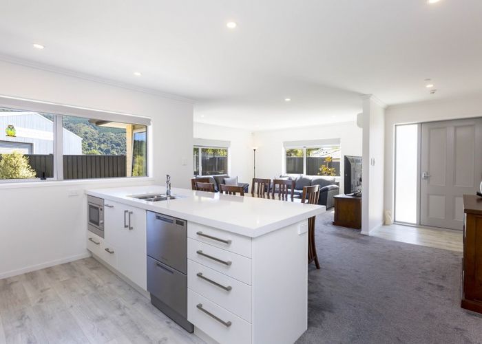  at 17 Chalfont Road, Silverstream, Upper Hutt