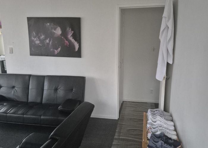  at 2/5A Camp Road, Mount Wellington, Auckland City, Auckland