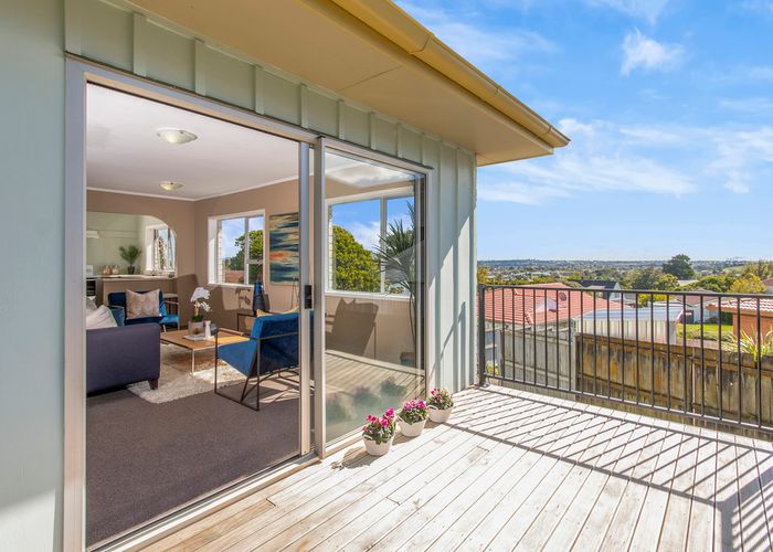  at 12 Dalwhinnie Parade, Highland Park, Auckland