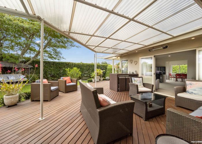  at 14 Suncrest Drive, West Harbour, Waitakere City, Auckland