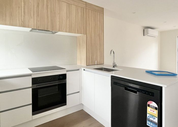  at 8/476 West Coast Road, Glen Eden, Waitakere City, Auckland