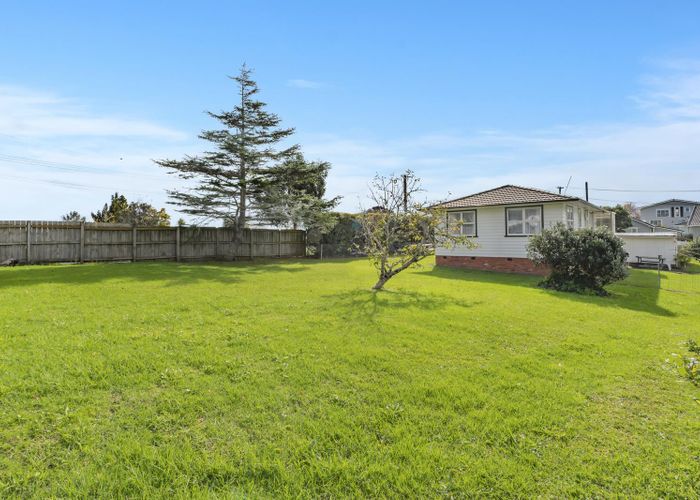  at 27 Litten Road, Cockle Bay, Auckland