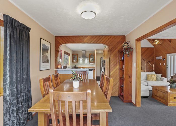  at 2/12 Evans Road, Glen Eden, Auckland