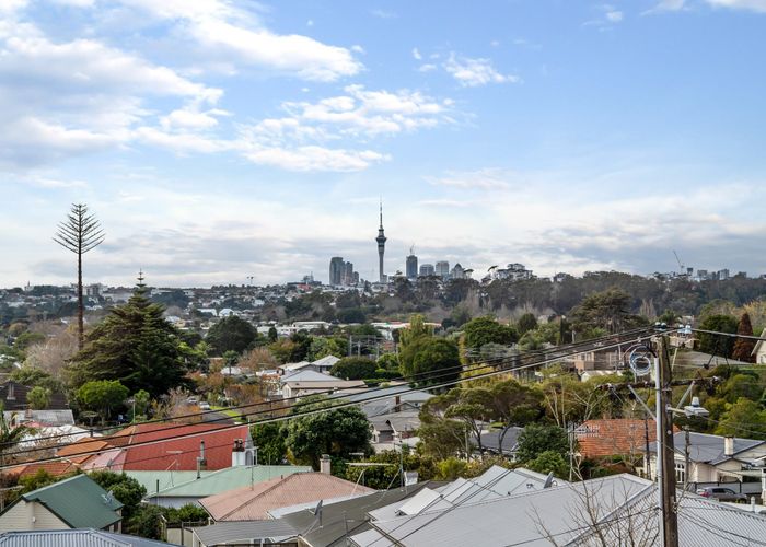  at 7 Lloyd Avenue, Mount Albert, Auckland