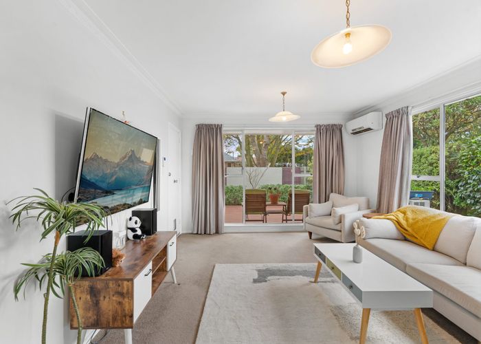  at 35 Montclare Avenue, Avonhead, Christchurch City, Canterbury