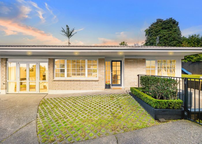  at 2/202 Fisher Parade, Farm Cove, Manukau City, Auckland