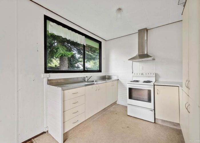  at 2/16 Cameron Place, Ranui, Auckland