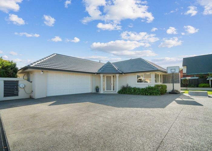  at 4 Croftfield Place, Westmorland, Christchurch