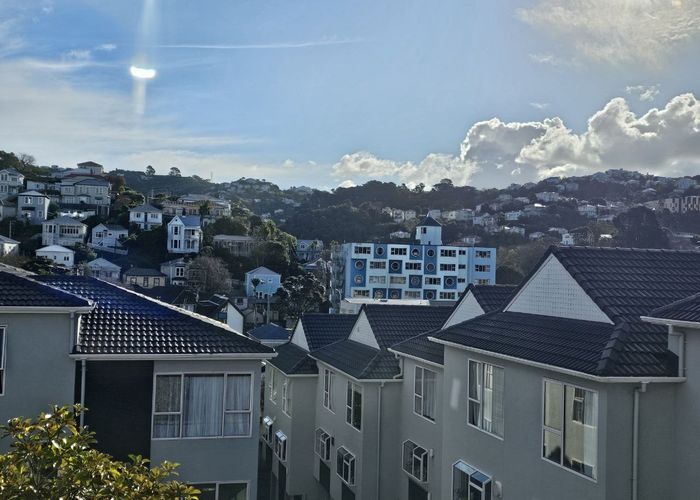  at 4/20 Thompson Street, Mount Cook, Wellington