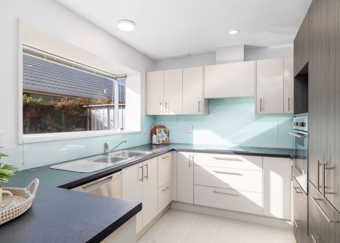  at 2/52A Berkshire Drive, Avonhead, Christchurch City, Canterbury