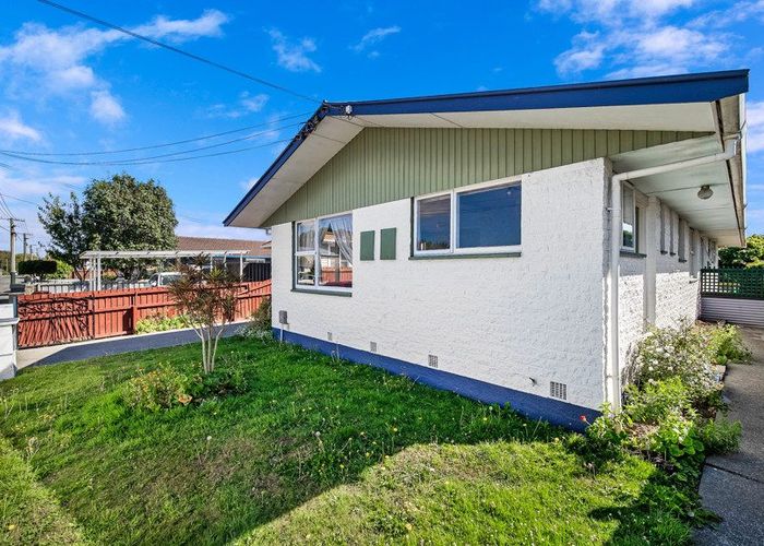  at 2/40 Heathcote Street, Woolston, Christchurch
