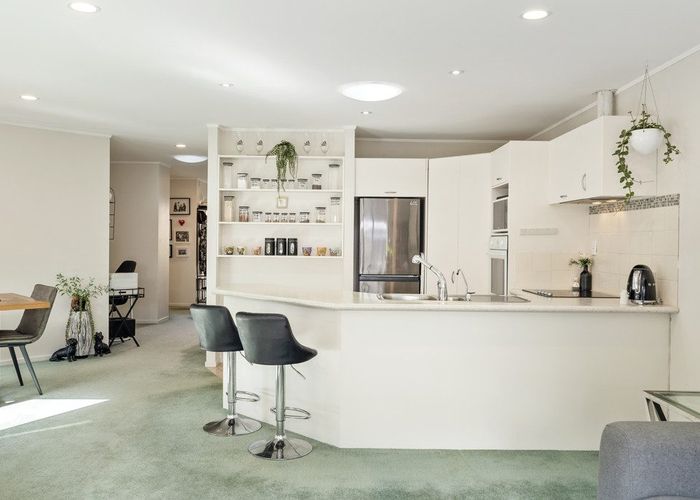 at 10 Palmgreen Court, Stanmore Bay, Whangaparaoa
