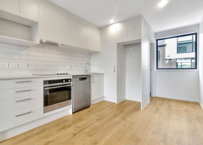  at 6/1 Fruitvale Road, New Lynn, Auckland