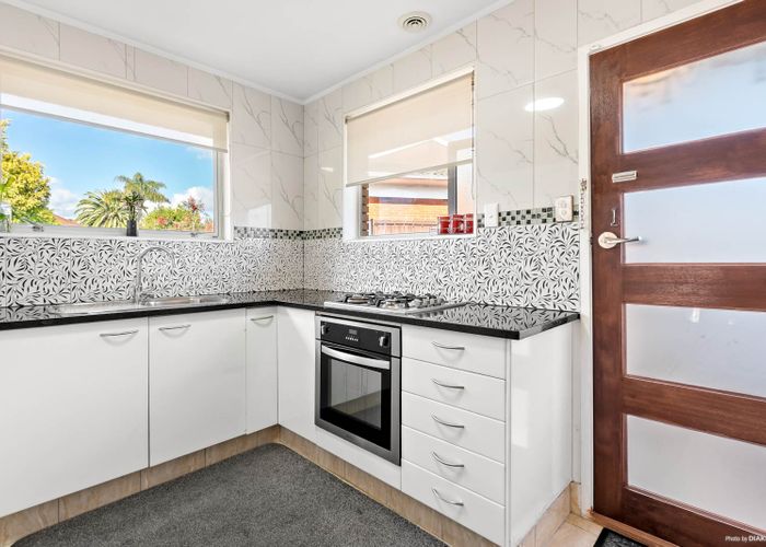  at 1/6 Pettit Place, Manukau, Auckland