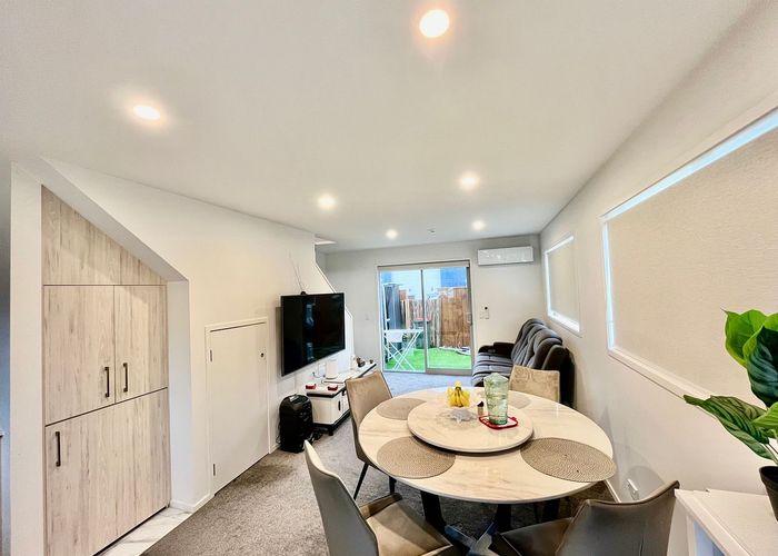  at 1/42 Kaikoura Street, Henderson, Waitakere City, Auckland