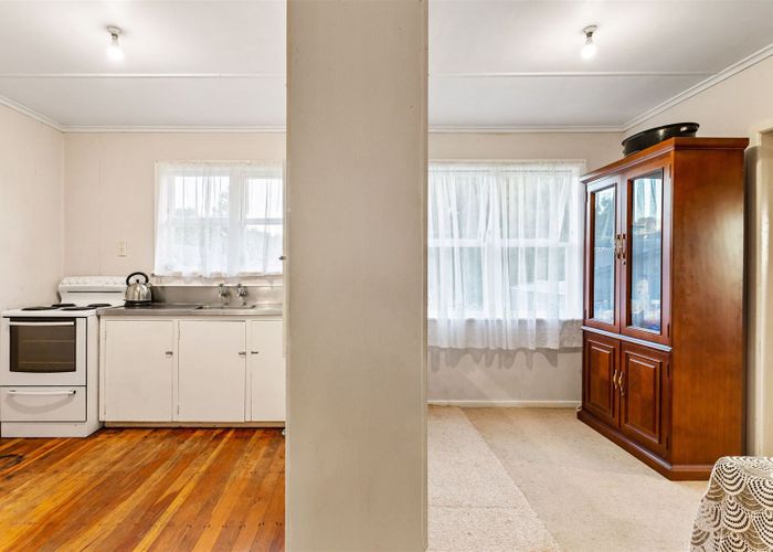  at 18 Albert Road, Kelston, Auckland