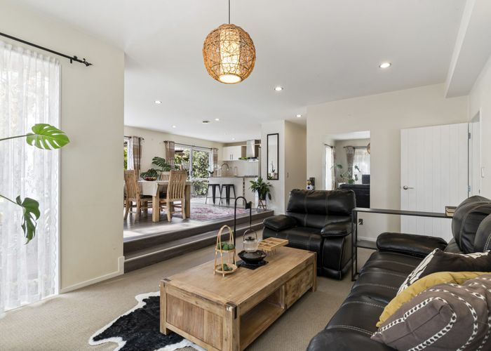  at 3 Stamford Crescent, Flat Bush, Manukau City, Auckland