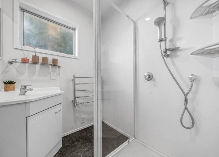  at 2/27 Waimana Road, Conifer Grove, Papakura, Auckland