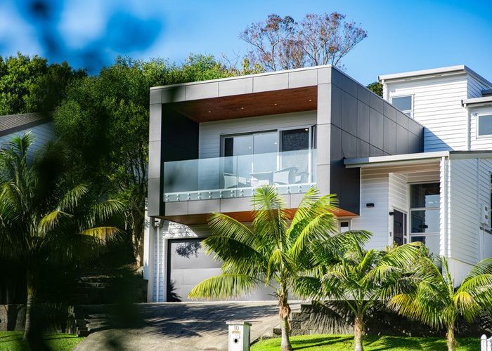  at 10 Bayside Drive, Browns Bay, North Shore City, Auckland
