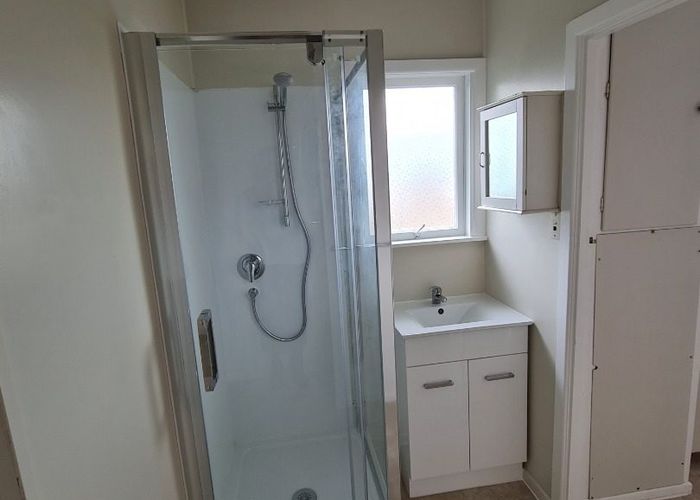  at 1/44 Caulton Street, Saint Johns, Auckland