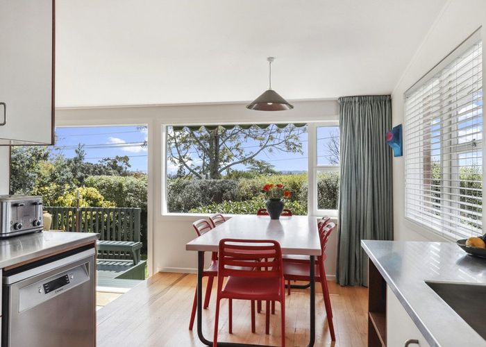  at 14 Riverview Road, New Lynn, Auckland