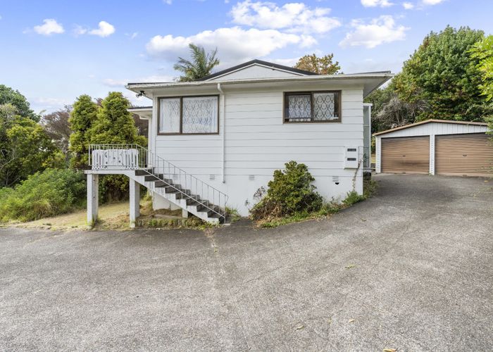  at 8 Neilon Place, Northcross, Auckland