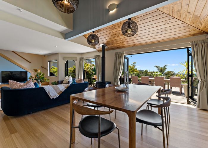  at 2 Seventh Avenue, Onetangi, Waiheke Island, Auckland