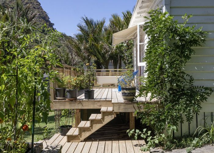  at 37 Glenesk Road, New Lynn