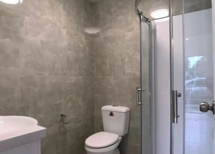  at 3 Newport, Place, Forrest Hill, North Shore City, Auckland