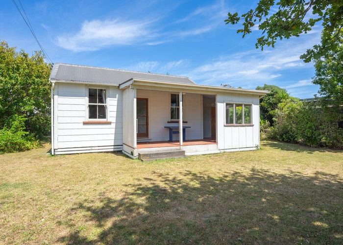  at 22 Hemara Street, Waikanae Beach, Waikanae