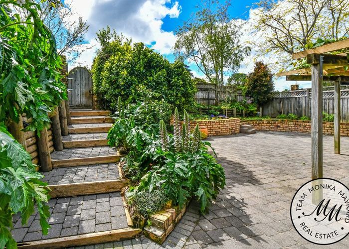  at 25 Calluna Crescent, Totara Heights, Manukau City, Auckland