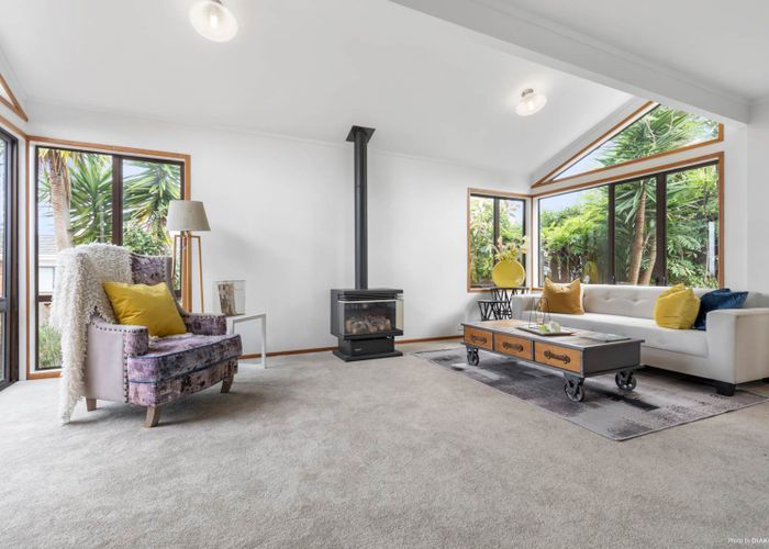  at 2/3 Holdaway Avenue, Northcote, Auckland