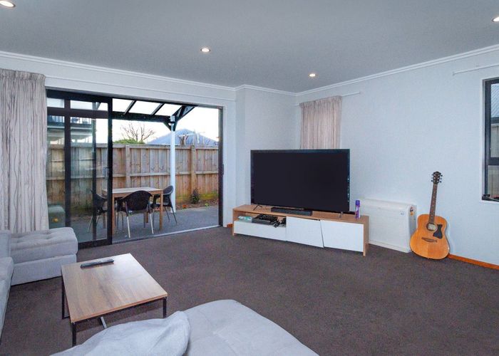  at 2/18 Kenilworth Street, Addington, Christchurch