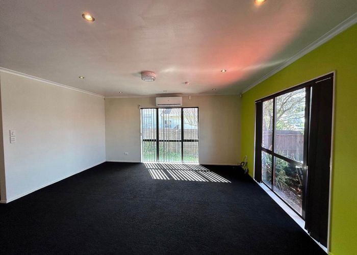  at 4 Robert Skelton Place, Clendon Park, Manukau City, Auckland